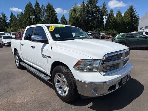 Used 2017 RAM 1500 Lone Star AWD/4WD image 2
