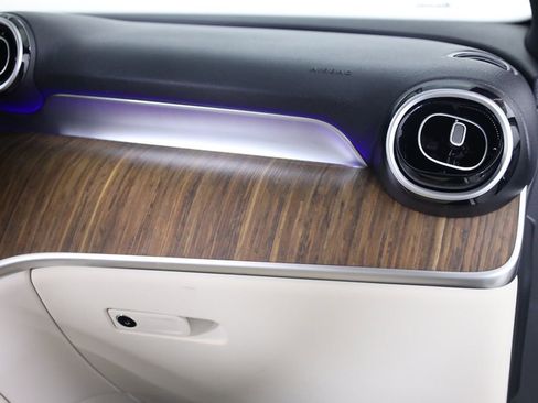 Used 2026 Mercedes-Benz GLC 300 4MATIC image 50