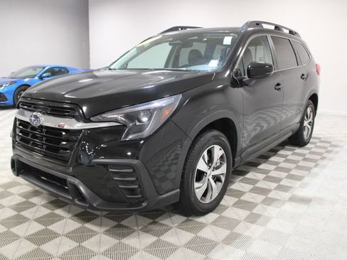 Used 2024 Subaru Ascent Premium w/ Convenience Package image 6