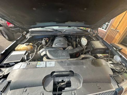 Used 2005 Chevrolet Avalanche Z71 w/ Sun And Sound Package image 10