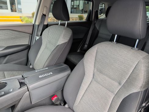 Used 2021 Nissan Rogue S FWD image 14