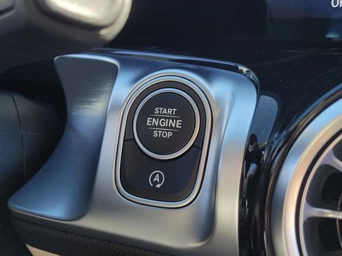 Certified 2025 Mercedes-Benz GLB 250 image 18