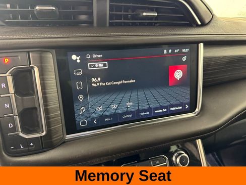 Used 2022 GMC Yukon XL Denali image 16