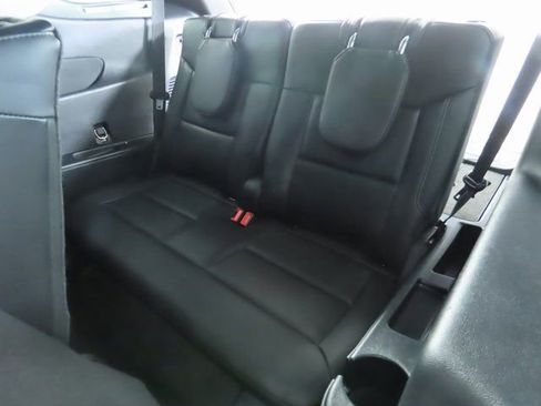 Used 2022 Ford Explorer XLT w/ Equipment Group 202A image 23