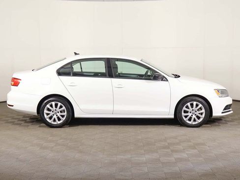 Used 2015 Volkswagen Jetta SE FWD image 15