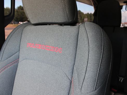 Used 2025 Jeep Wrangler Unlimited Rubicon AWD/4WD image 23