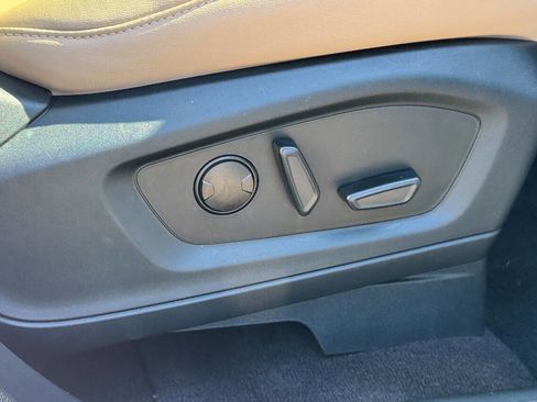 Used 2023 Ford Explorer XLT w/ Equipment Group 202A image 13