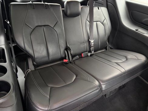 Used 2022 Chrysler Pacifica Touring-L w/ S Appearance Package image 22
