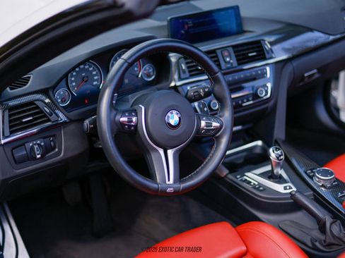 Used 2015 BMW M4 Convertible image 65