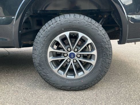 Used 2020 Ford F150 XLT w/ Equipment Group 302A Luxury AWD/4WD image 18