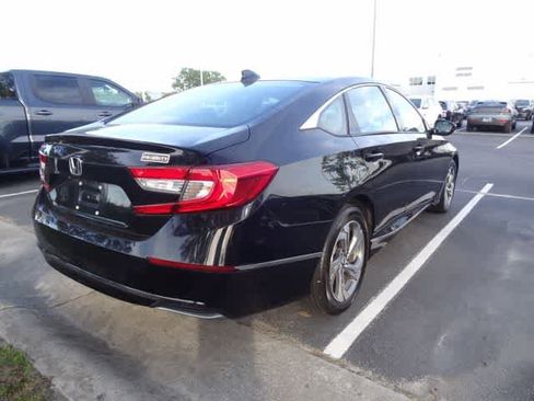 Used 2018 Honda Accord EX image 6