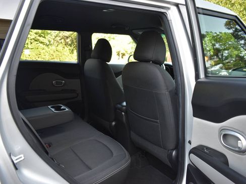 Used 2017 Kia Soul + FWD image 13