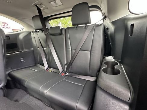New 2026 Toyota Highlander XLE image 28