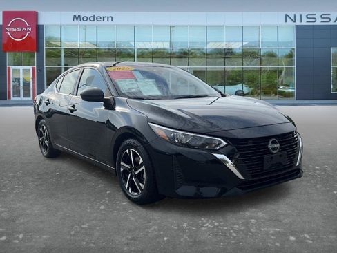 Certified 2025 Nissan Sentra SV FWD image 3