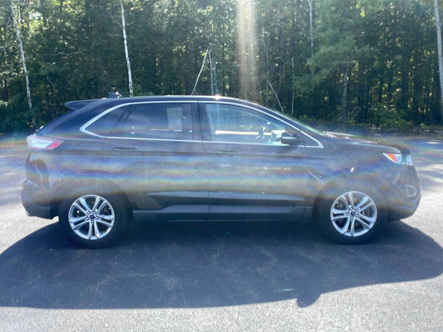 Used 2017 Ford Edge SEL w/ Equipment Group 201A AWD/4WD image 12