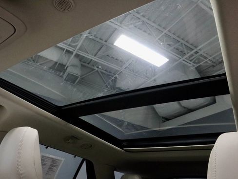 Certified 2023 Ford Explorer Platinum w/ Class IV Trailer Tow Package image 26