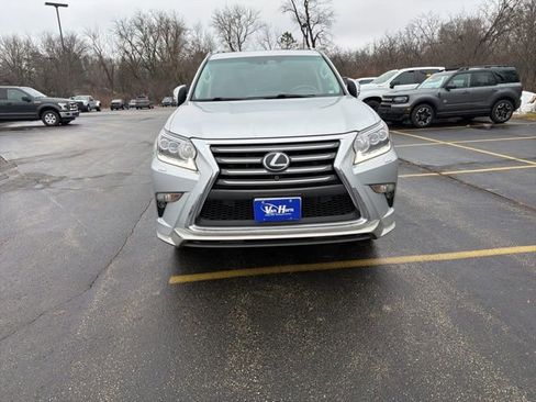 Used 2018 Lexus GX 460 Luxury image 2