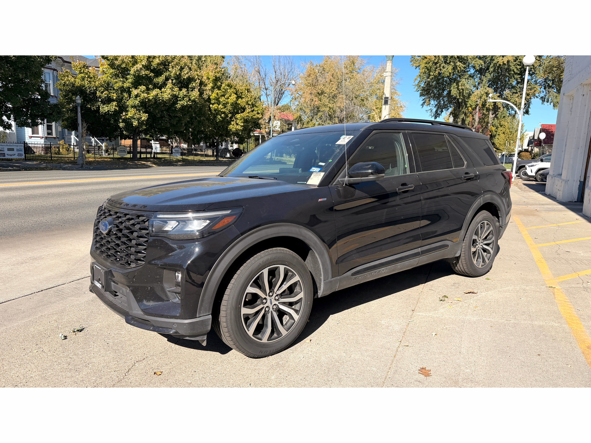 Used 2026 Ford Explorer ST-Line AWD/4WD image 2
