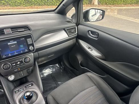 Used 2023 Nissan Leaf S FWD image 2