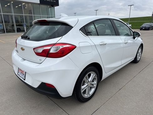 Used 2018 Chevrolet Cruze LT w/ Convenience Package FWD image 29