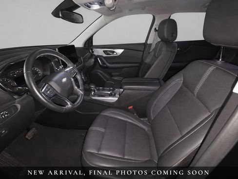 Used 2024 Chevrolet Blazer LT w/ Midnight/Sport Edition FWD image 2