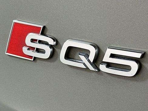 Used 2023 Audi SQ5 Premium Plus w/ Premium Plus Package AWD/4WD image 10