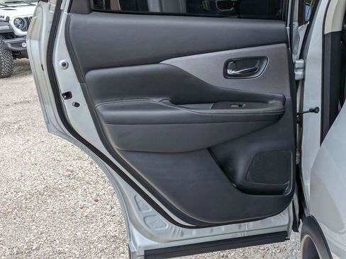 Used 2023 Nissan Murano SV FWD image 26