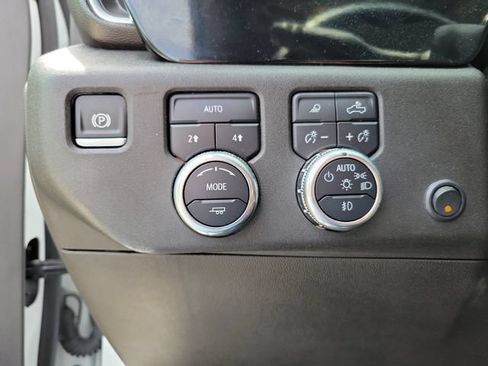 Used 2024 GMC Sierra 1500 SLT AWD/4WD image 10