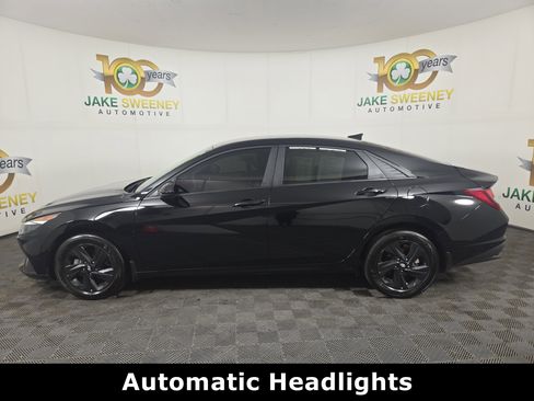 Used 2023 Hyundai Elantra SEL image 6