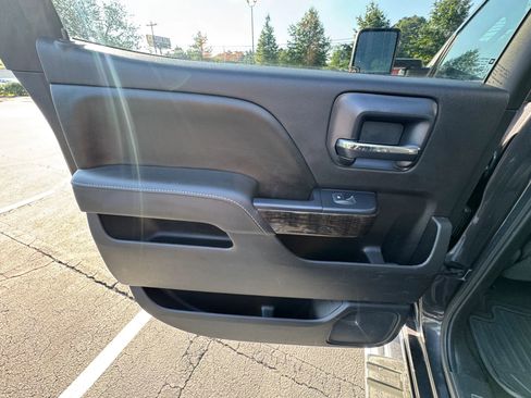 Used 2016 GMC Sierra 3500 Denali w/ Duramax Plus Package image 18