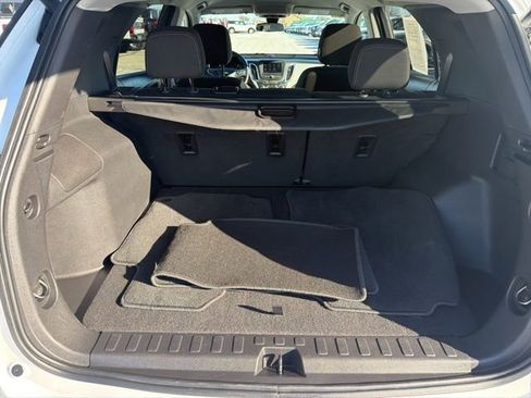 Used 2023 Chevrolet Equinox LT w/ Driver Convenience Package image 11