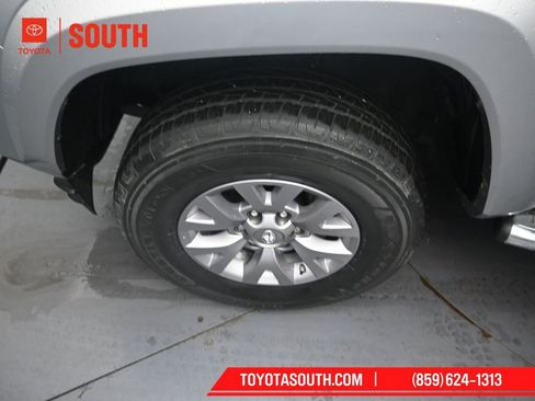 Used 2019 Toyota Tacoma SR5 image 32