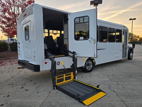 Used 2019 Ford F550 2WD Regular Cab Super Duty image 15