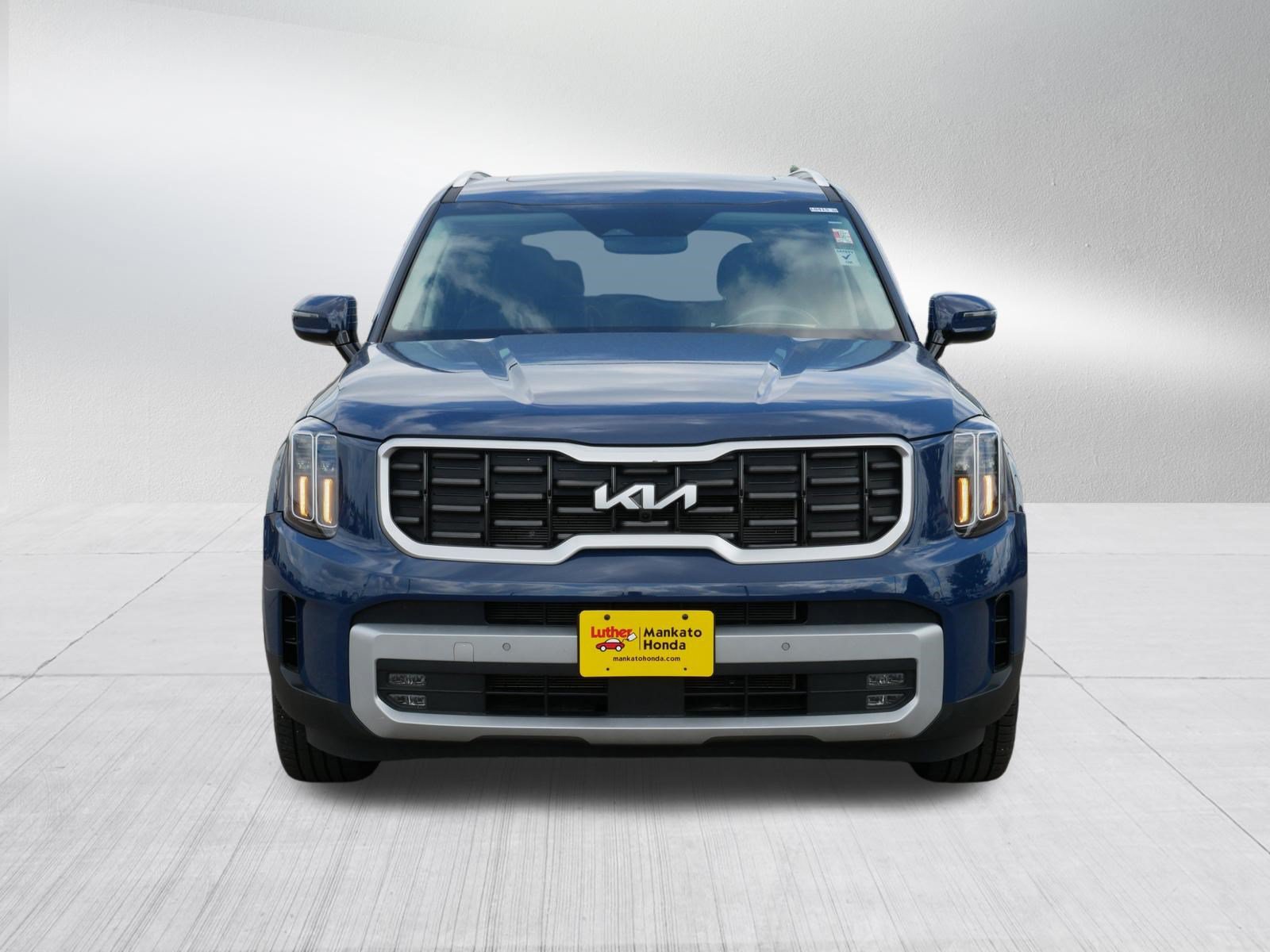 Used 2024 Kia Telluride SX AWD/4WD image 2