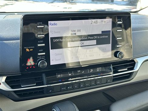 Used 2024 Toyota Sienna XLE image 31