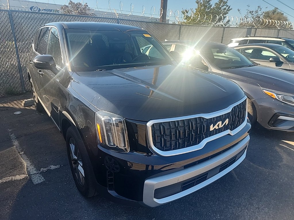 Certified 2024 Kia Telluride LX FWD image 1