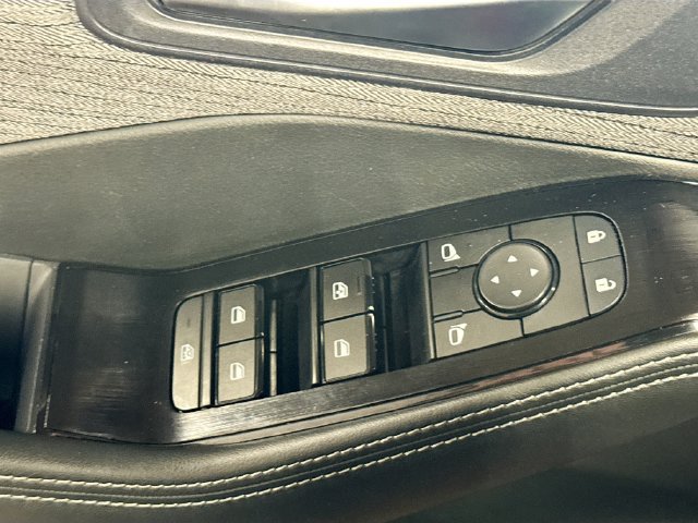Used 2023 Nissan Rogue SV AWD/4WD image 17