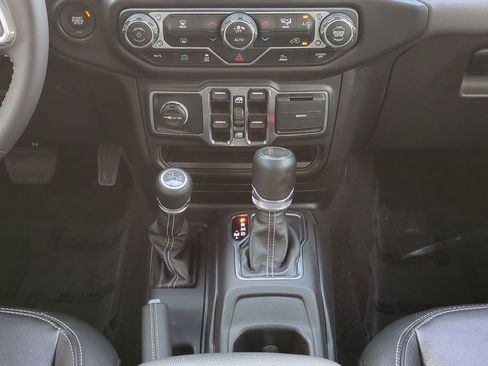 Used 2023 Jeep Wrangler Unlimited Sahara image 19