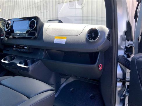 New 2025 Mercedes-Benz Sprinter 2500 image 25