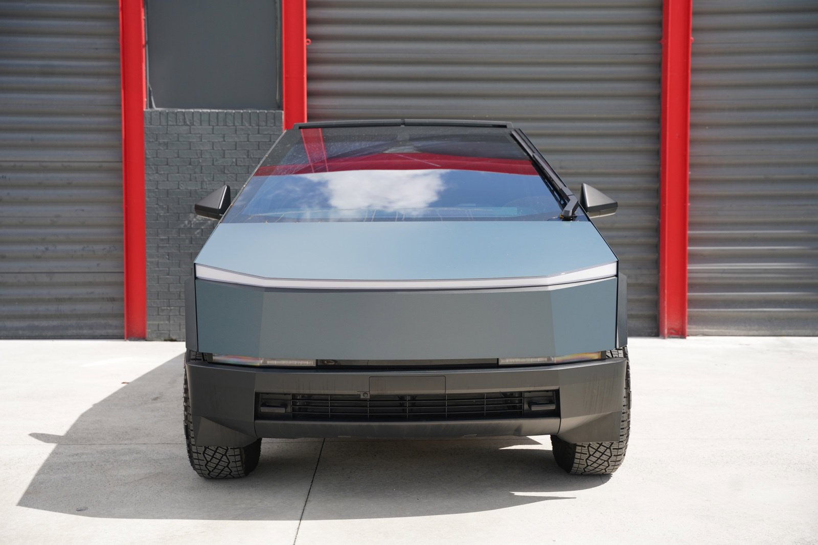 Used 2024 Tesla Cybertruck AWD Crew Cab image 3
