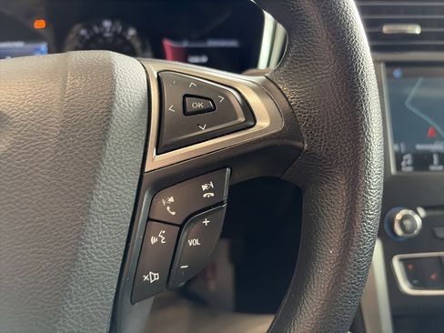 Used 2017 Ford Fusion SE image 37