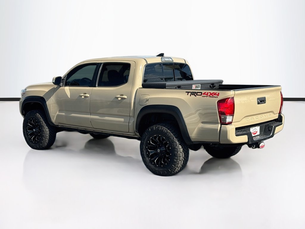 Used 2017 Toyota Tacoma TRD Off-Road w/ Tow Package (A/T) AWD/4WD image 7