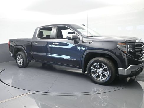 Used 2025 GMC Sierra 1500 SLT RWD image 8
