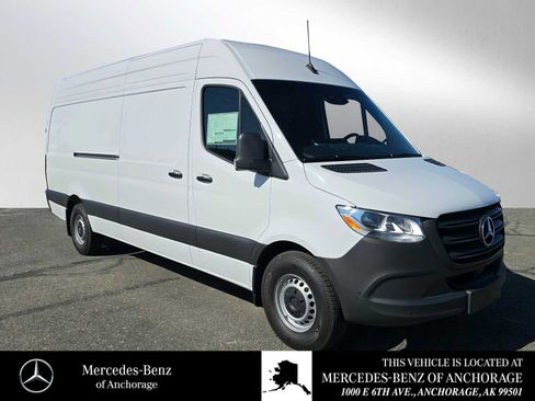 Used 2024 Mercedes-Benz Sprinter 2500 image 1