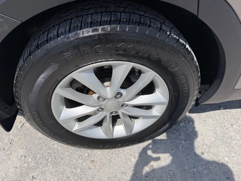 Used 2017 Kia Sorento FWD w/ LX Convenience Package image 11