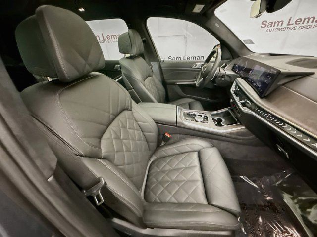 Used 2025 BMW X7 xDrive40i w/ M Sport Package AWD/4WD image 30
