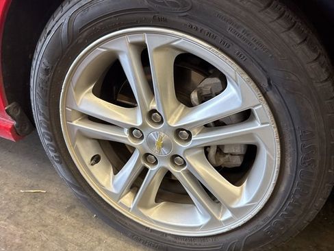 Used 2016 Chevrolet Cruze LT w/ Sun And Sound Package image 4