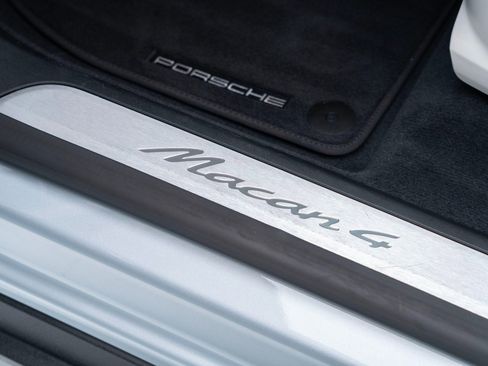 Used 2024 Porsche Macan 4 Electric image 15