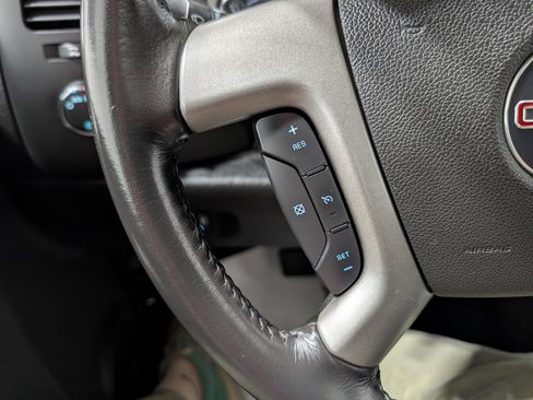 Used 2007 GMC Sierra 2500 SLE w/ Z71 Off-Road Package image 24