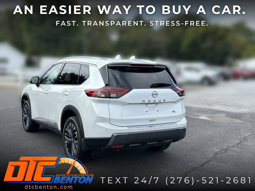 Used 2025 Nissan Rogue SL w/ Tech Package FWD image 5